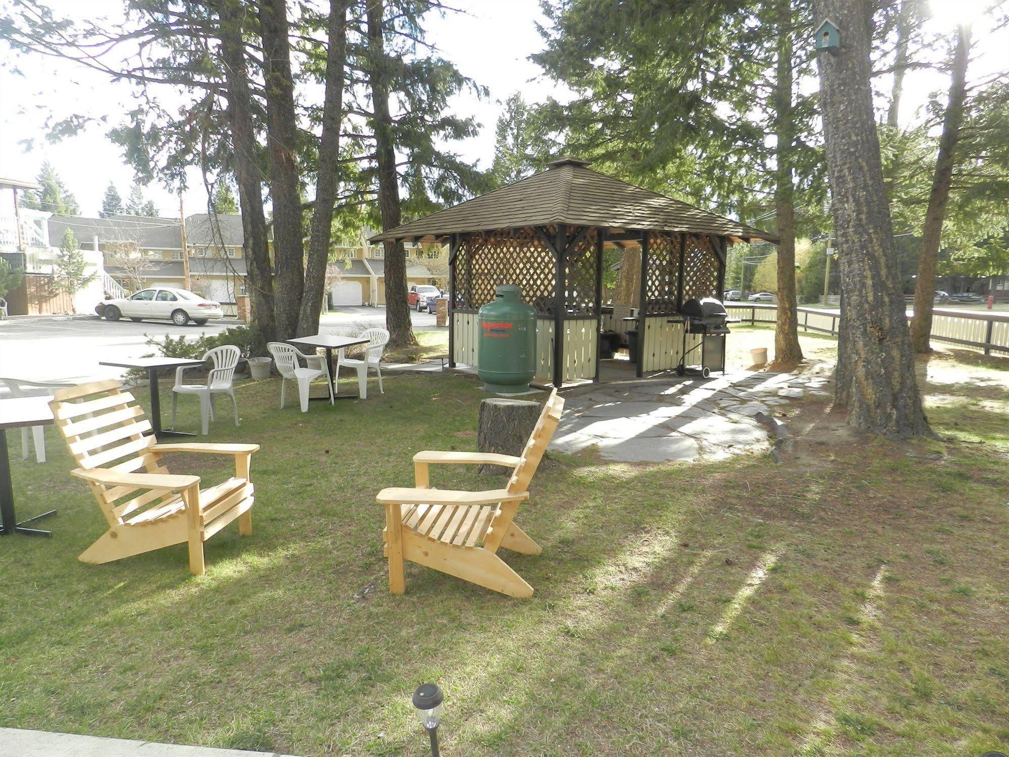Motel Bavaria Radium Hot Springs Exterior foto